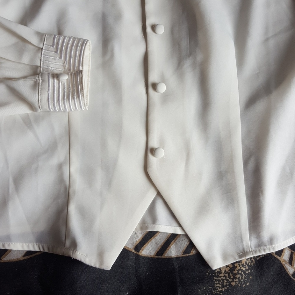 White button down blouse - Picture 5 of 6